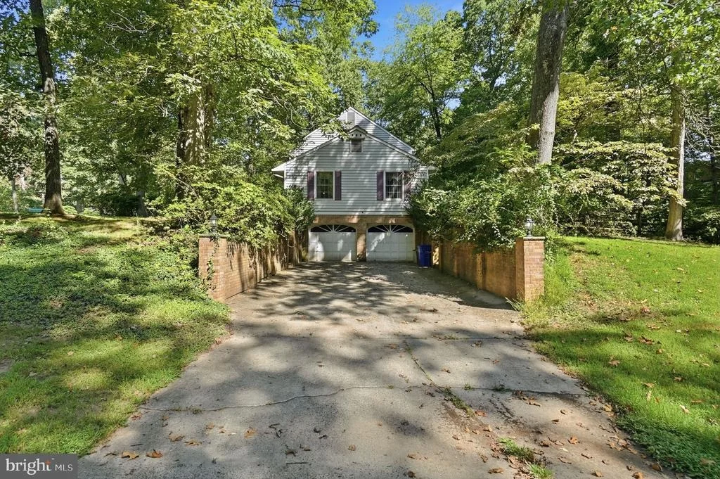 Photo of 17517 SKYLINE DRIVE