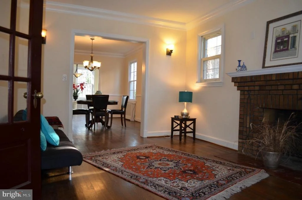 Photo of 5712 3RD PLACE NW