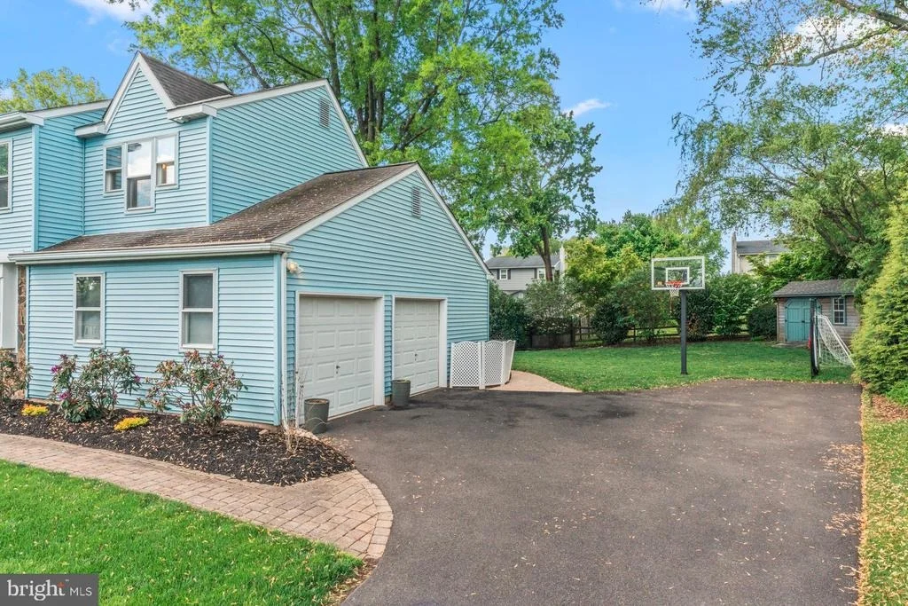 Photo of 24 POND VIEW DRIVE