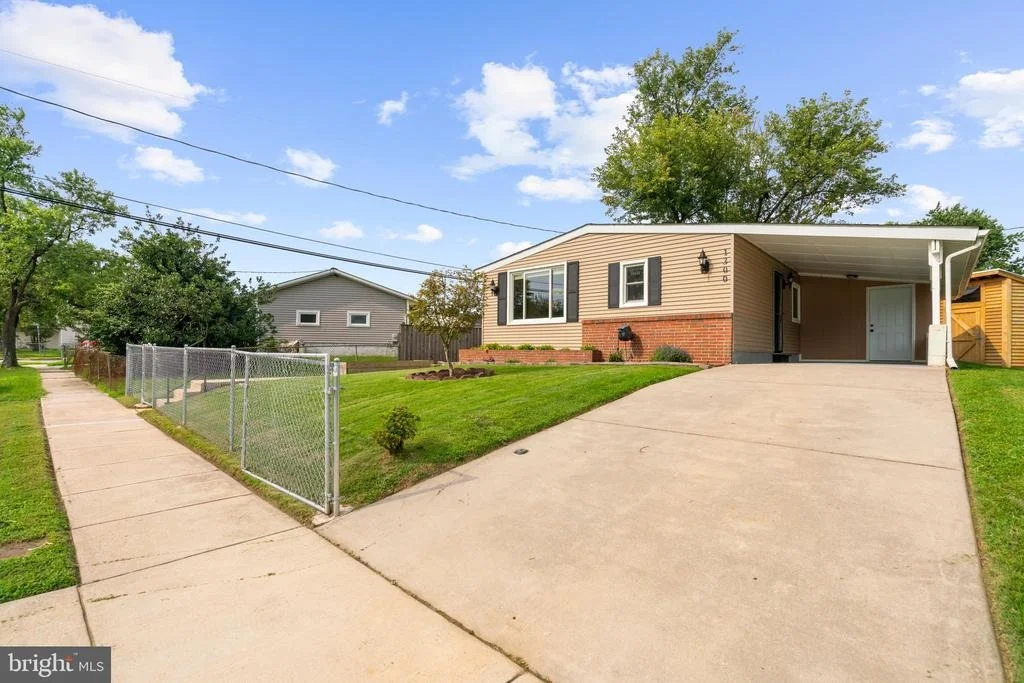 Photo of 1300 GILBERT PLACE
