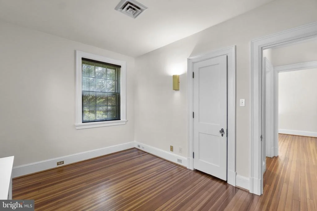 Photo of 305 COLLEGE PLACE