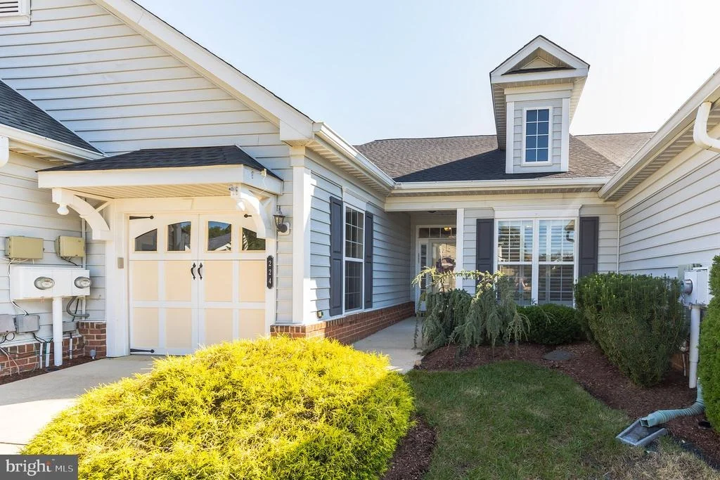 Photo of 224 WILLIAMSBURG CIRCLE
