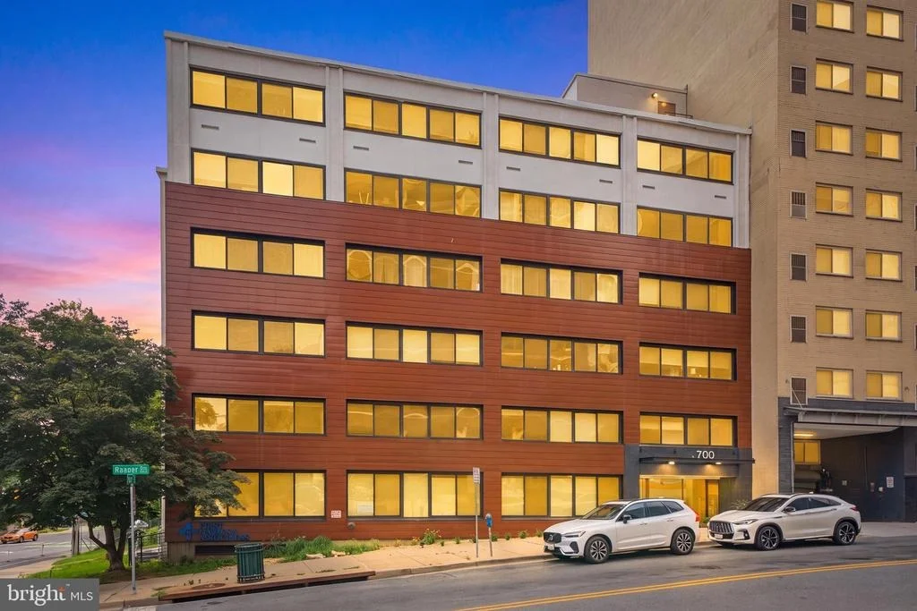 Photo of Unit 403 at 700 ROEDER ROAD