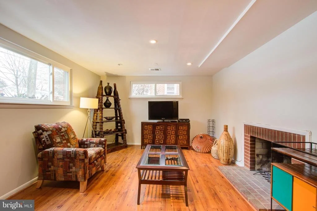 Photo of 611 HILLSBORO DRIVE