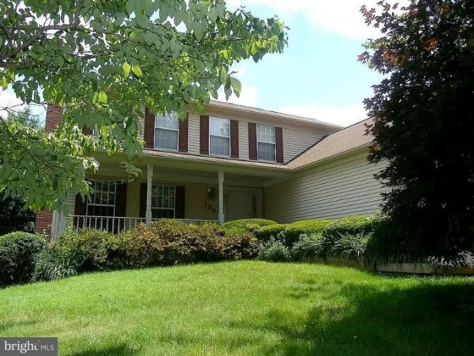 Photo of 125 BOOKHAM LANE