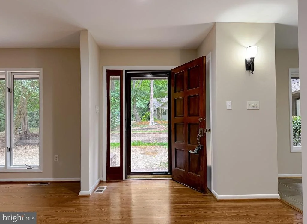 Photo of 8425 MAUSEN LANE