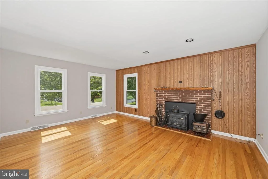 Photo of 7 DELLA LANE
