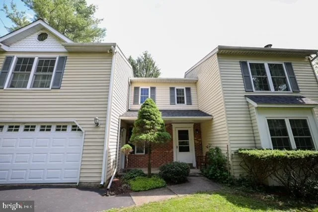 Photo of 1740 FAIRMOUNT ROAD