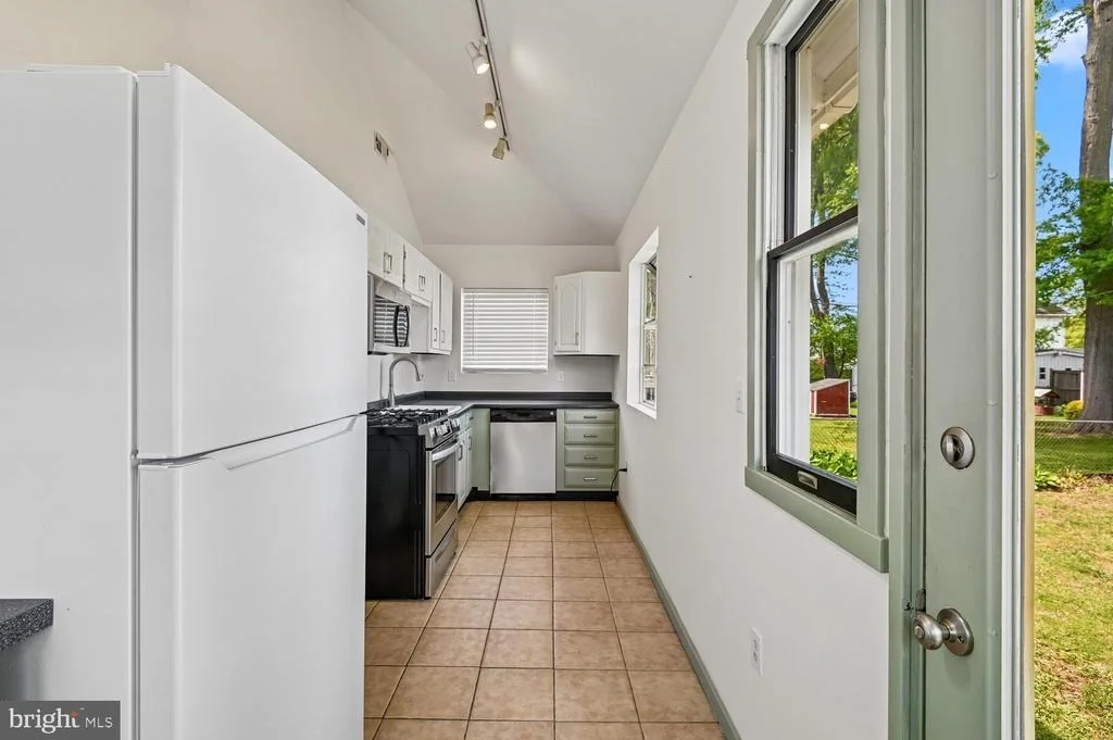 Photo of 302 LINDEN AVENUE