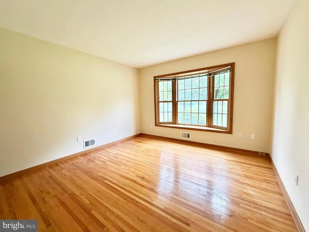 Photo of 8 EVANS DRIVE