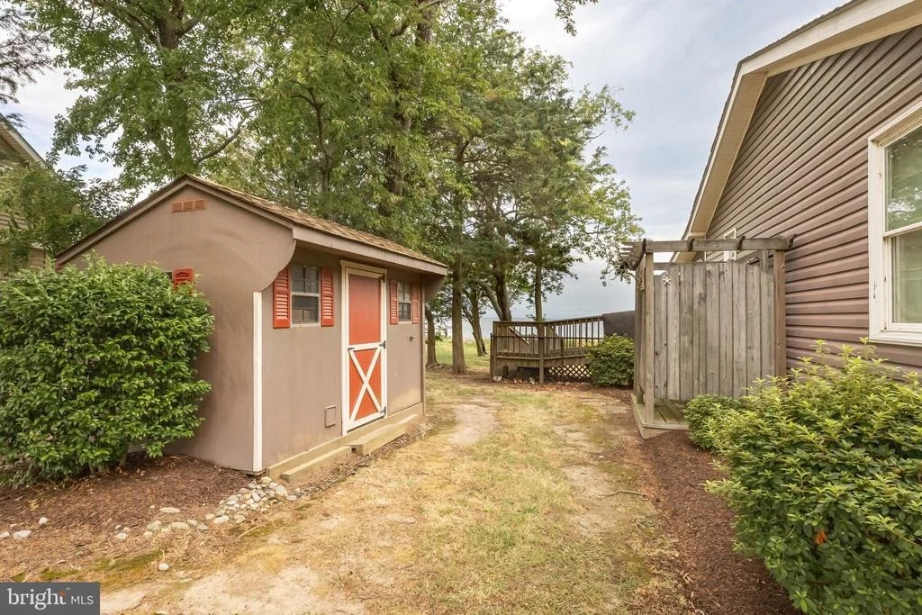 Photo of 7940 RIVERVIEW ROAD