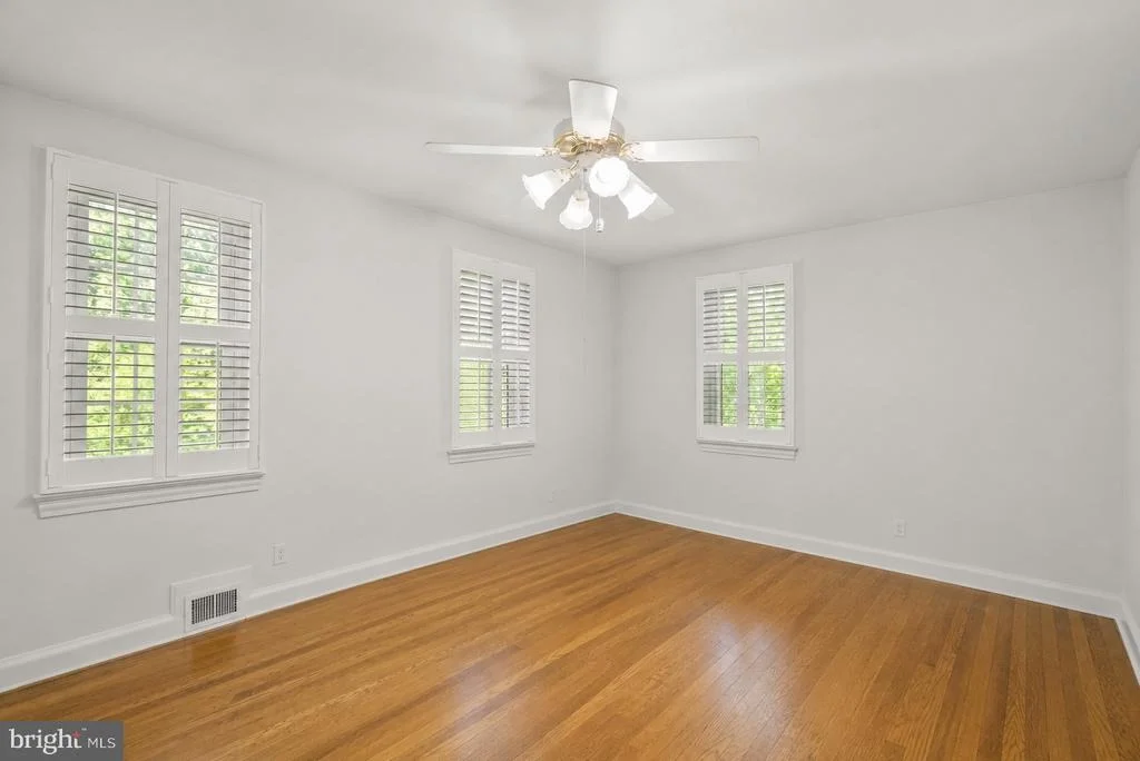 Photo of 8911 BRADFORD ROAD