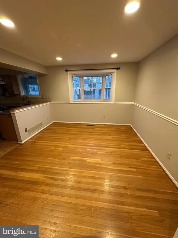 Photo of 10336 BURNSIDE DRIVE