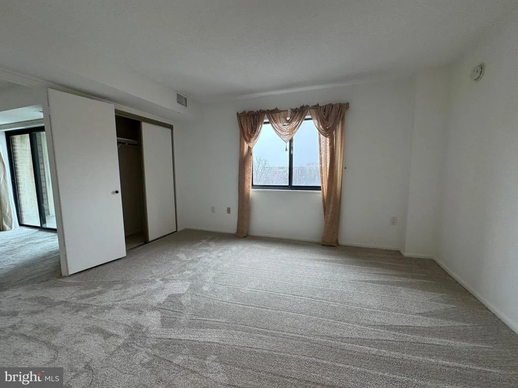 Photo of Unit 3815 at 15115 INTERLACHEN DRIVE