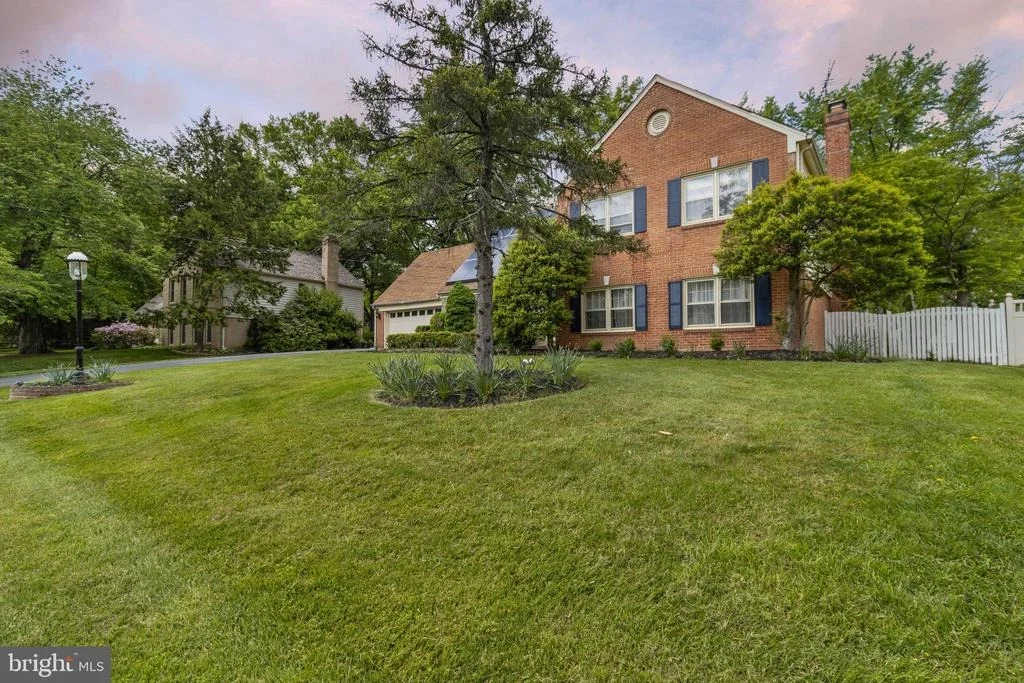 Photo of 2609 VILLAGE LANE
