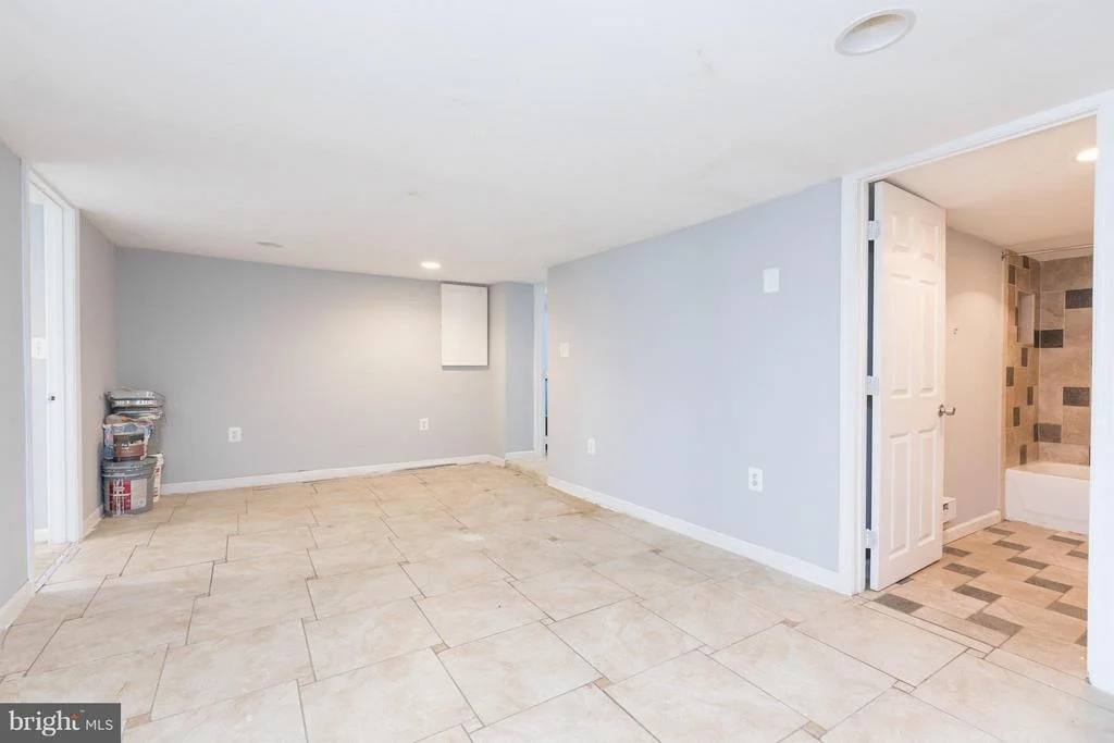 Photo of 5500 ADDISON ROAD