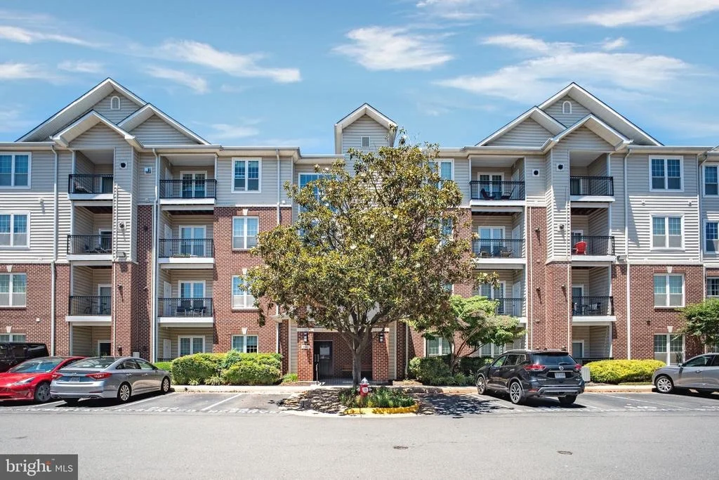 Photo of Unit 4415 at 1580 SPRING GATE DRIVE