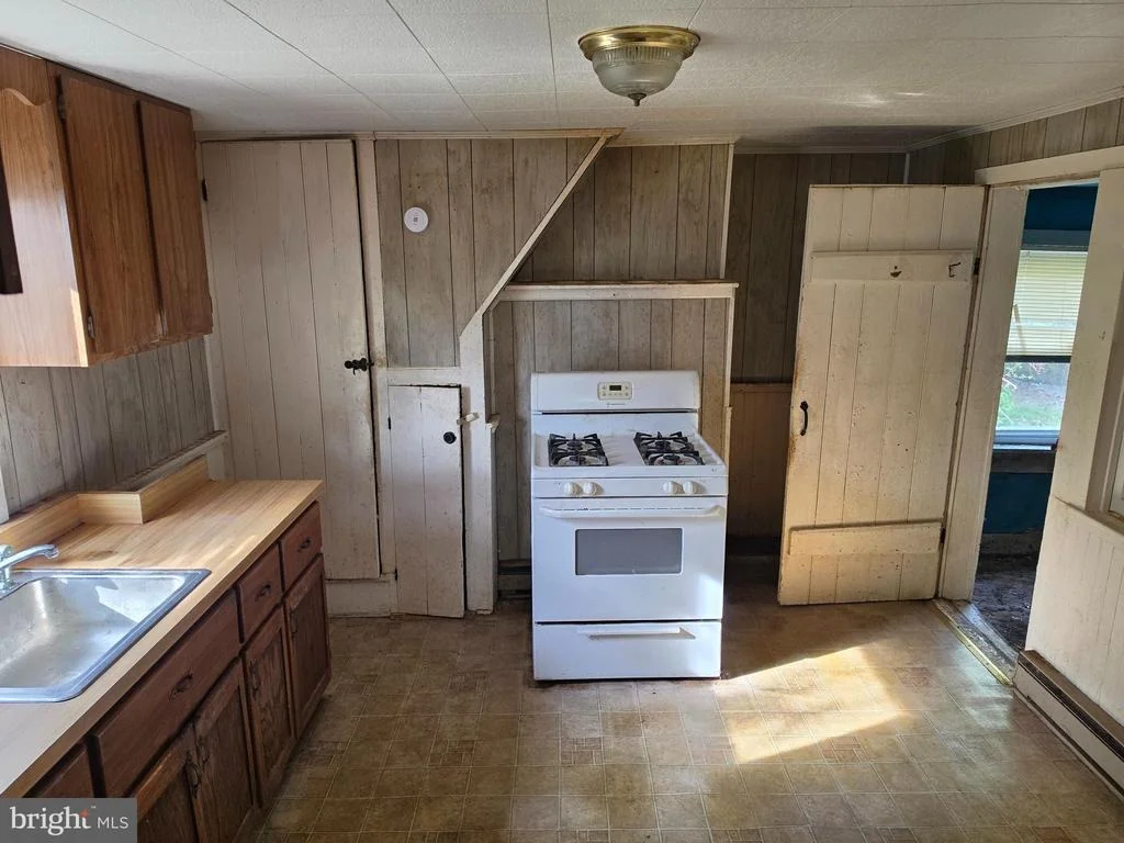 Photo of 6018 CONOVER ROAD