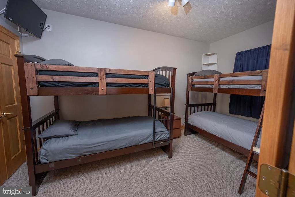 Photo of 723 PINNACLE DRIVE