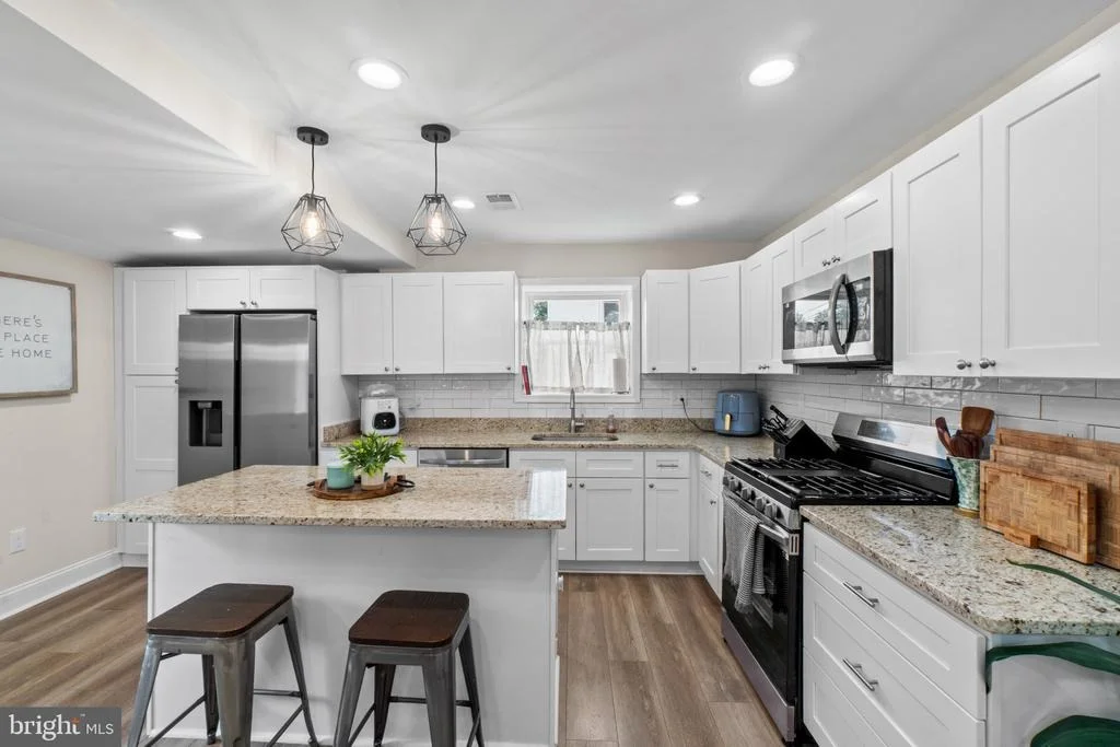 Photo of 610 MEADOW ROAD