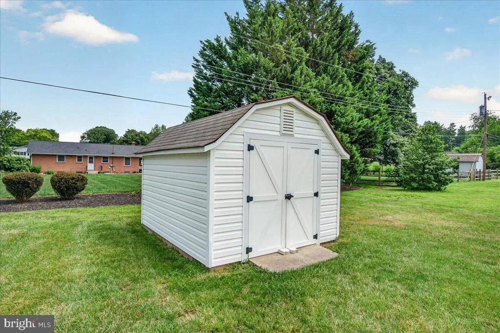 Photo of 7910 EDGEWOOD FARM ROAD