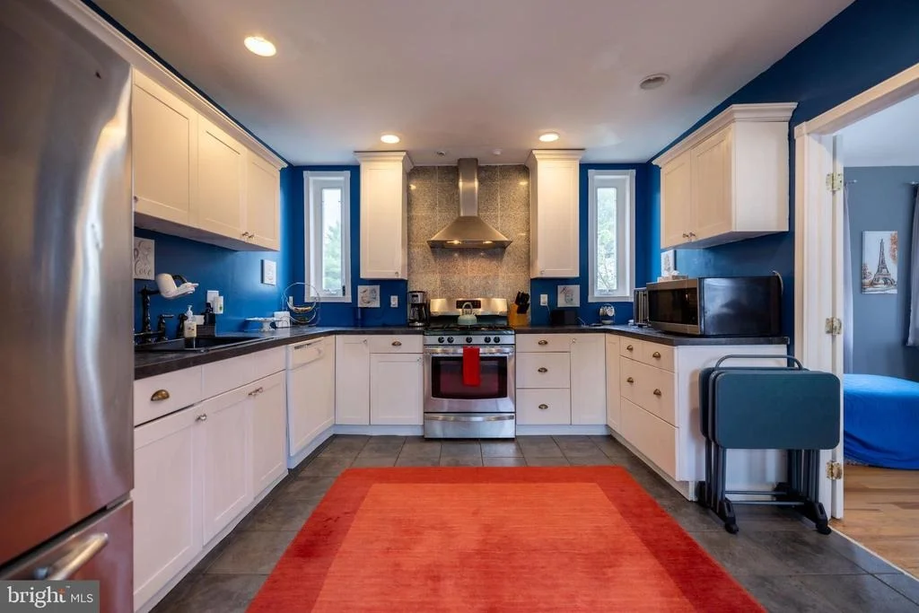 Photo of 39 E 2ND AVENUE