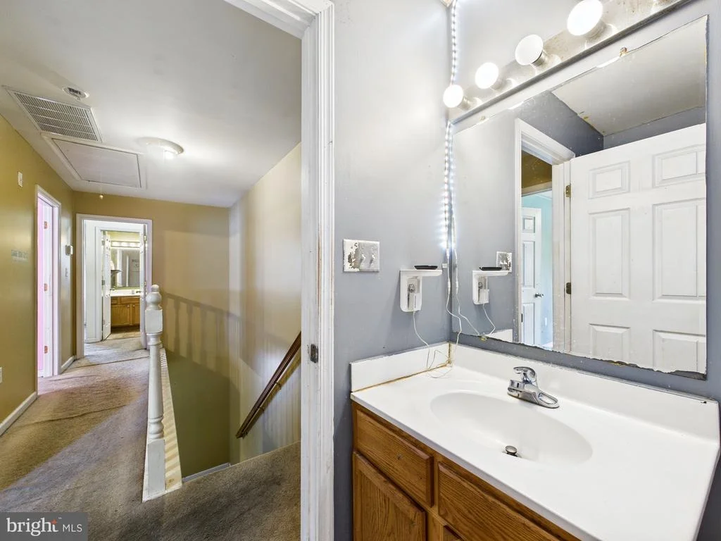 Photo of 1176 W 6TH STREET