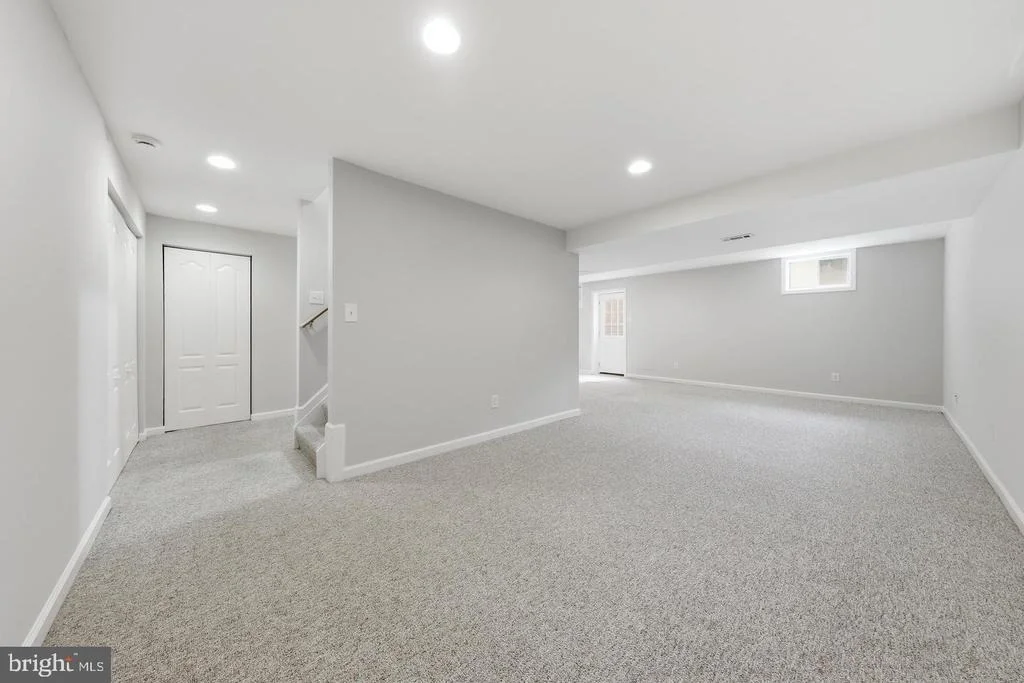 Photo of 6303 IVERSON TERRACE N