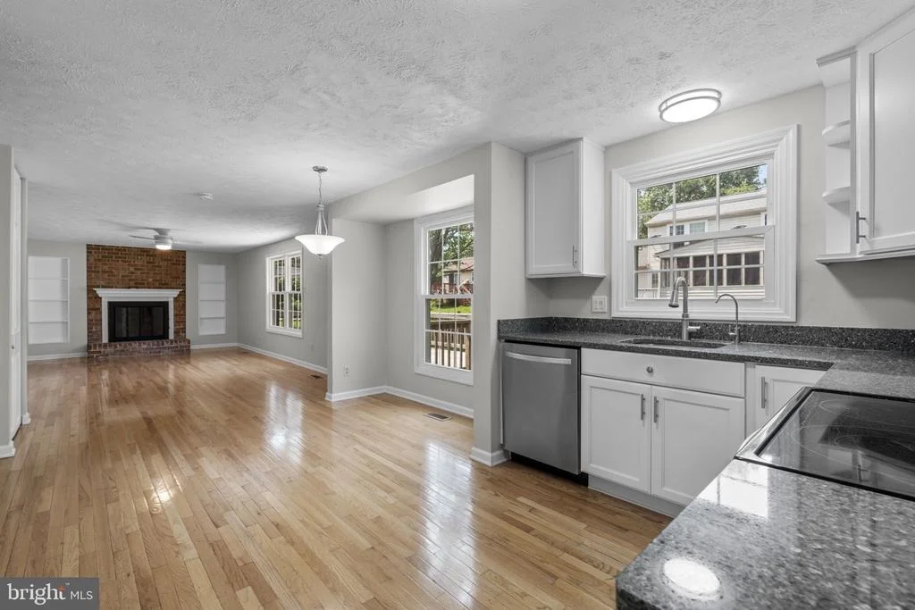 Photo of 8064 RED JACKET WAY