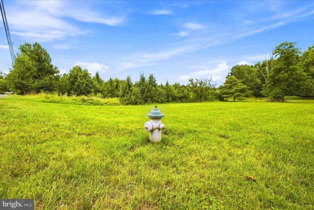 Photo of 5904 MUNCASTER MILL ROAD