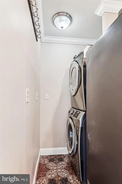 Photo of 417 WHITE OAK PLACE