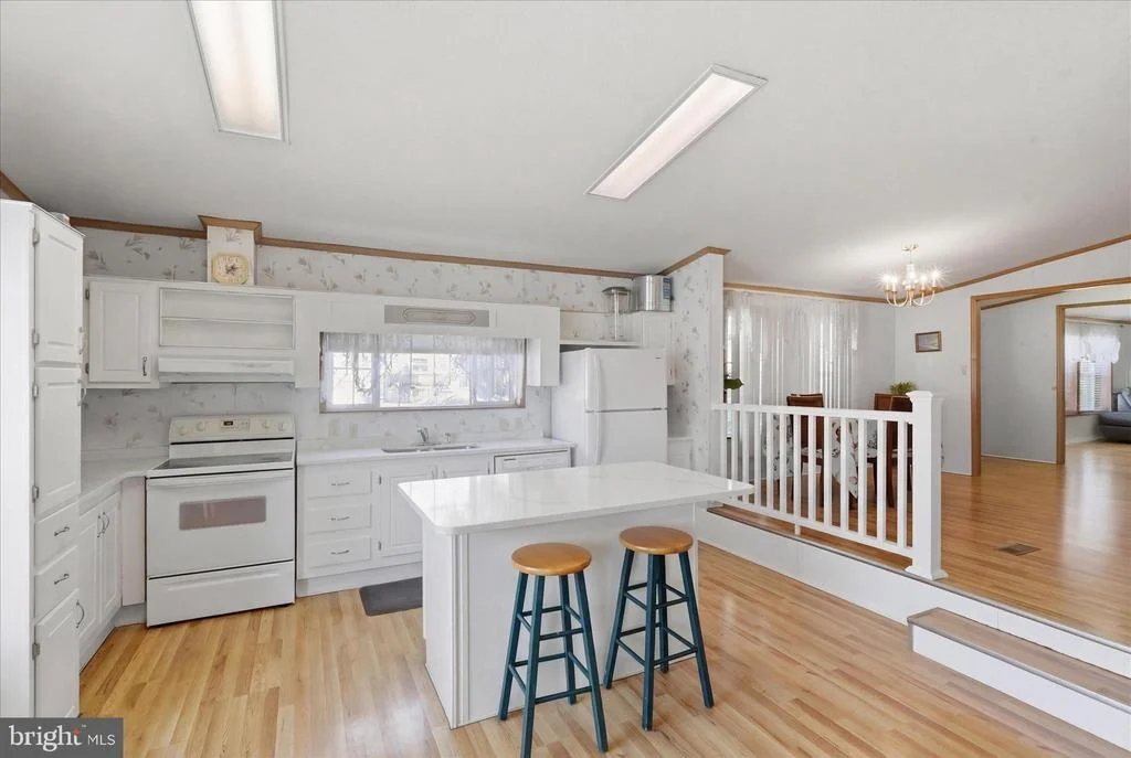 Photo of 11125 LAKESIDE DRIVE