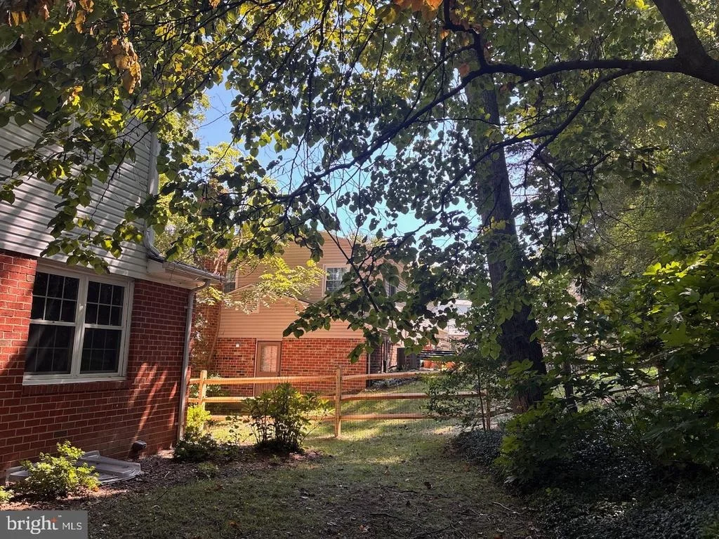Photo of 6710 SYDENSTRICKER ROAD