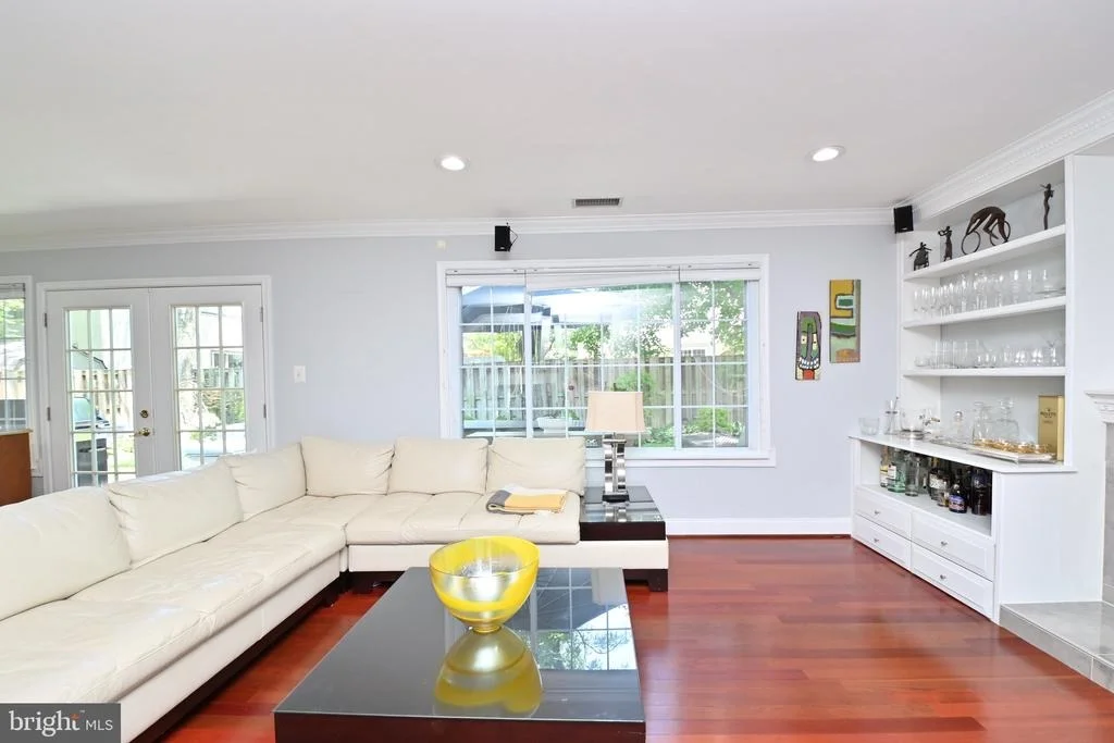 Photo of 8634 RESECA LANE