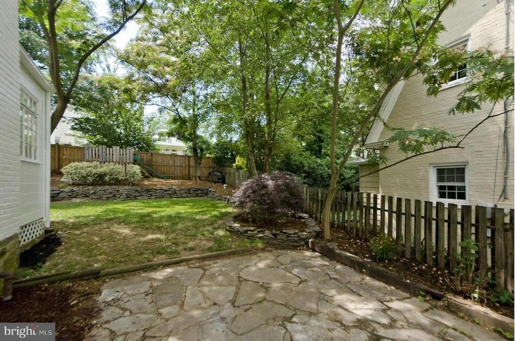 Photo of 6016 FORT HUNT ROAD