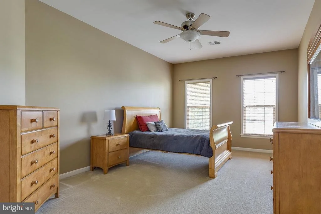 Photo of 619 PINEVIEW COURT