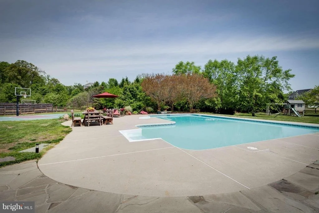 Photo of 1343 ANGLESEY DRIVE