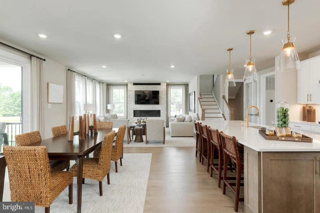 Photo of 1317 LEELAND FOREST