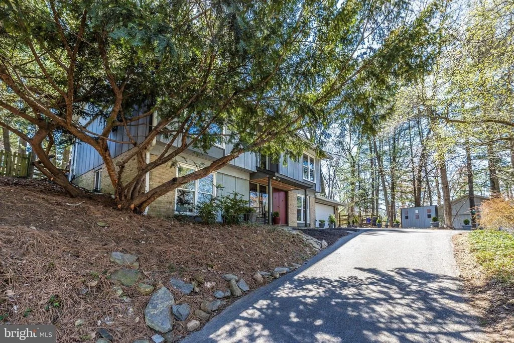Photo of 8623 PINECLIFF DRIVE