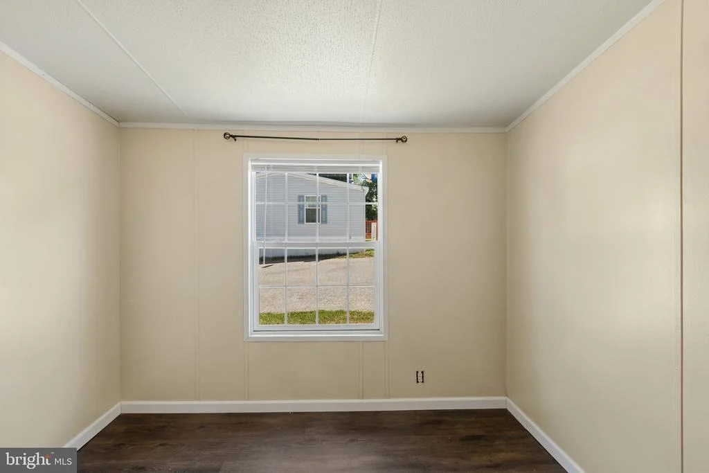 Photo of 43 MIDWAY AVENUE