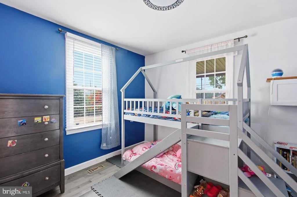 Photo of 1742 LESLIE ROAD