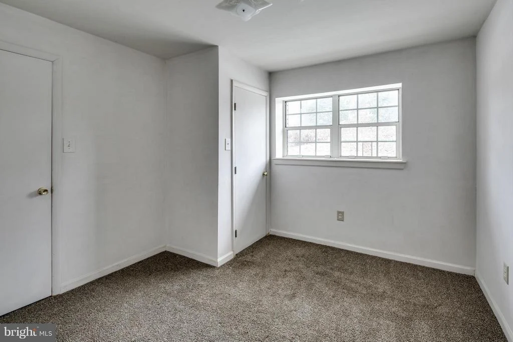 Photo of 1596 SMILEY DRIVE