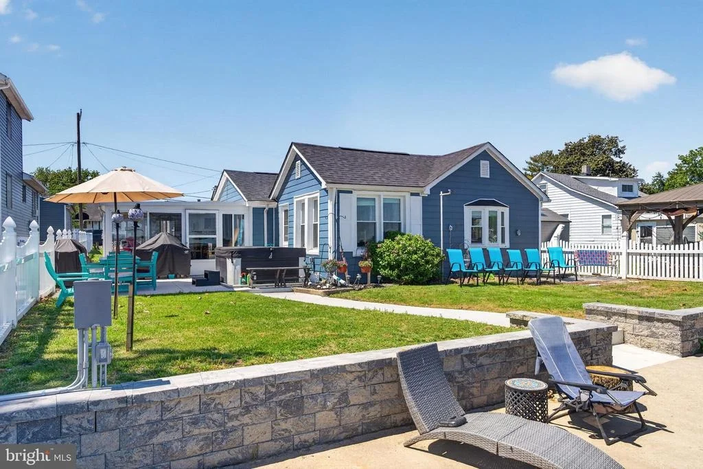 Photo of 6704 RIVER DRIVE ROAD