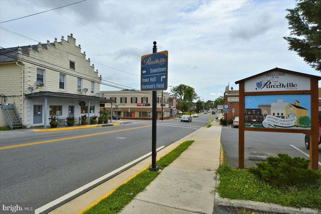 Photo of 320 N CONSTITUTION WAY