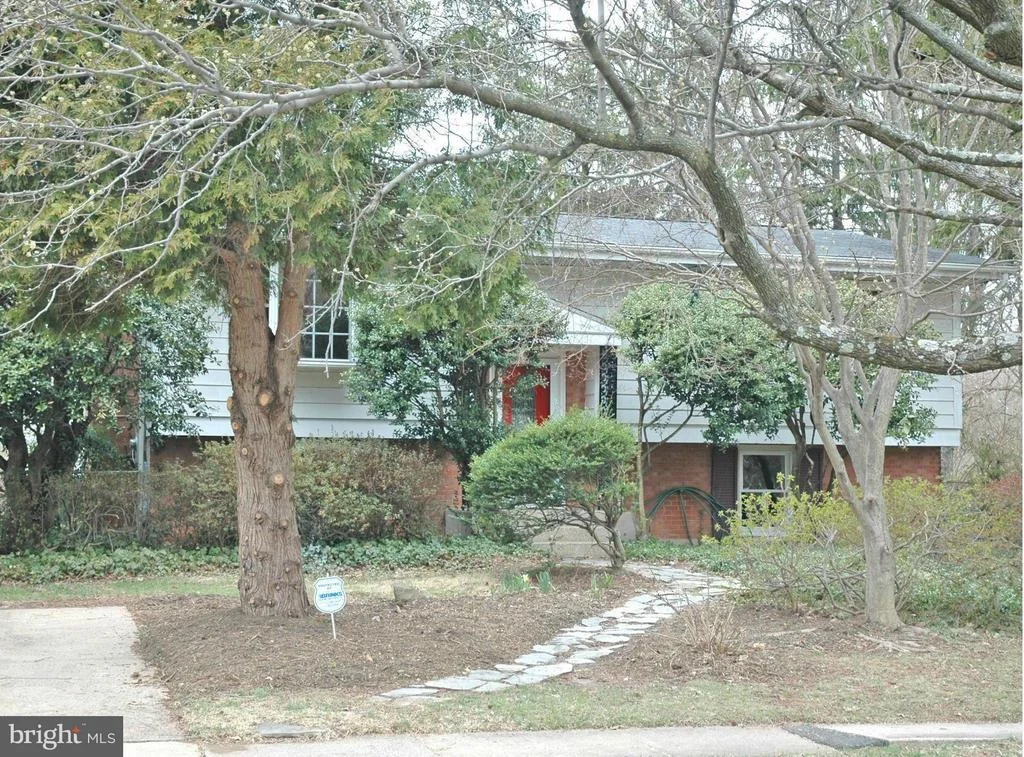 Photo of 403 PICKETT LANE