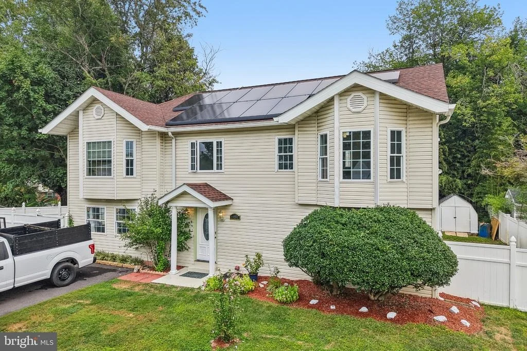 Photo of 19069 STALEYBRIDGE ROAD