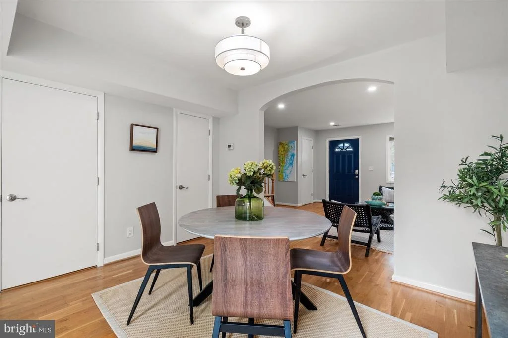 Photo of 1016 PENDLETON STREET