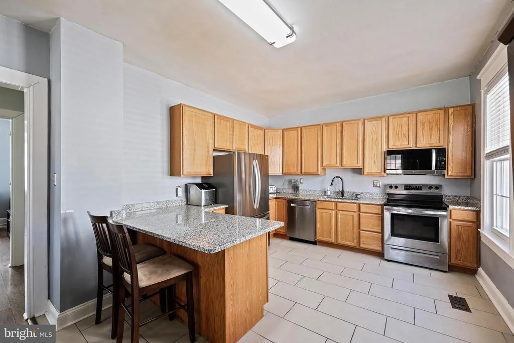 Photo of 1014 LEEDS AVENUE