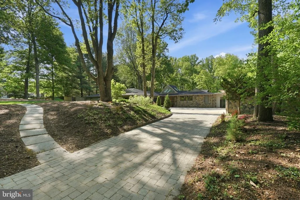 Photo of 15130 SPRINGFIELD ROAD