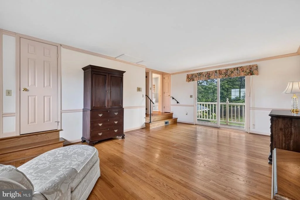 Photo of 6916 SUMMERSWOOD DRIVE